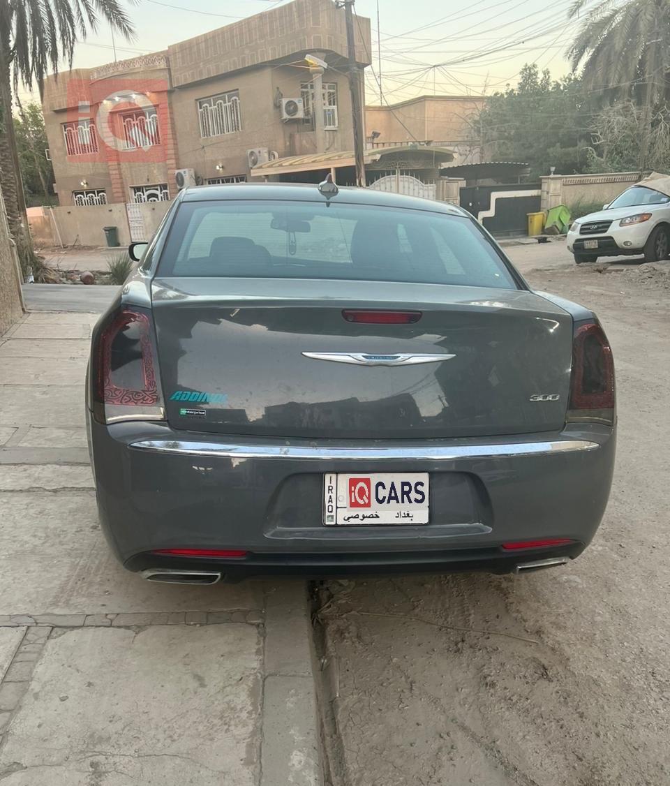 كرايسلر 300